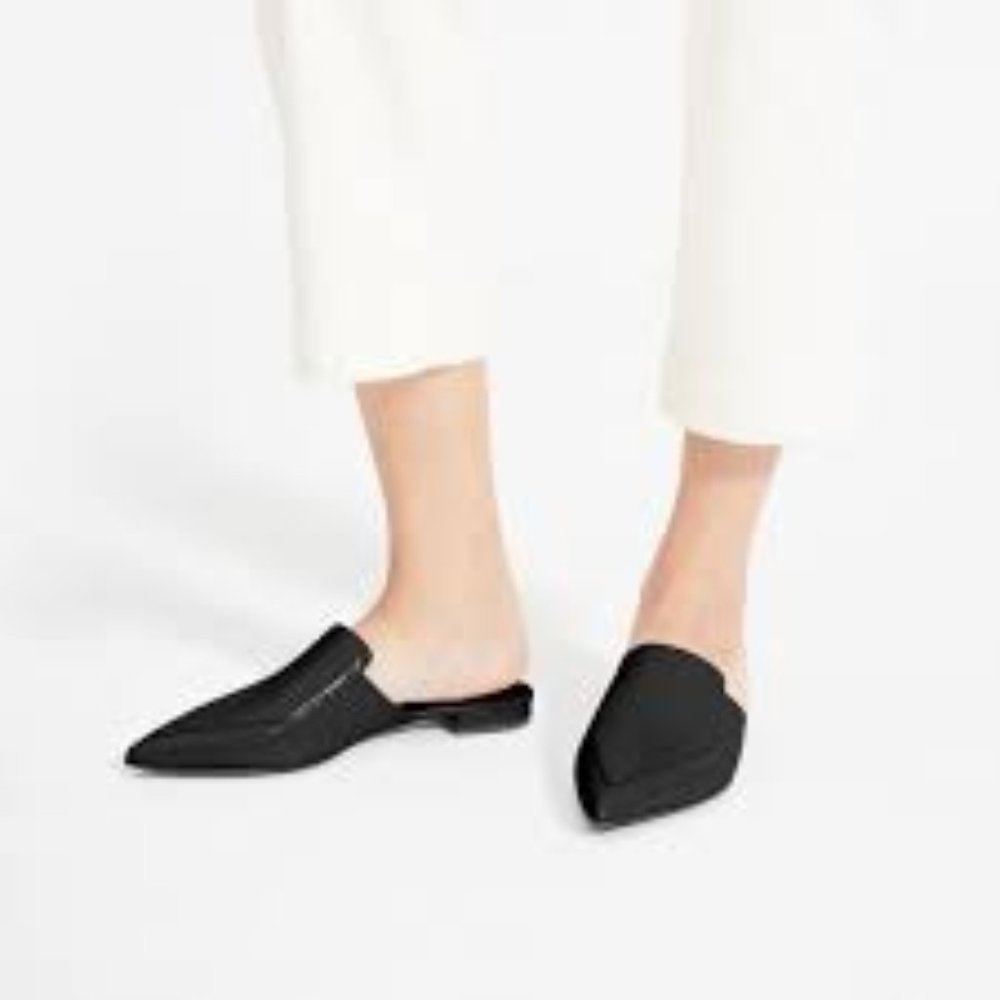Black Everlane Flat Mules in Size 8